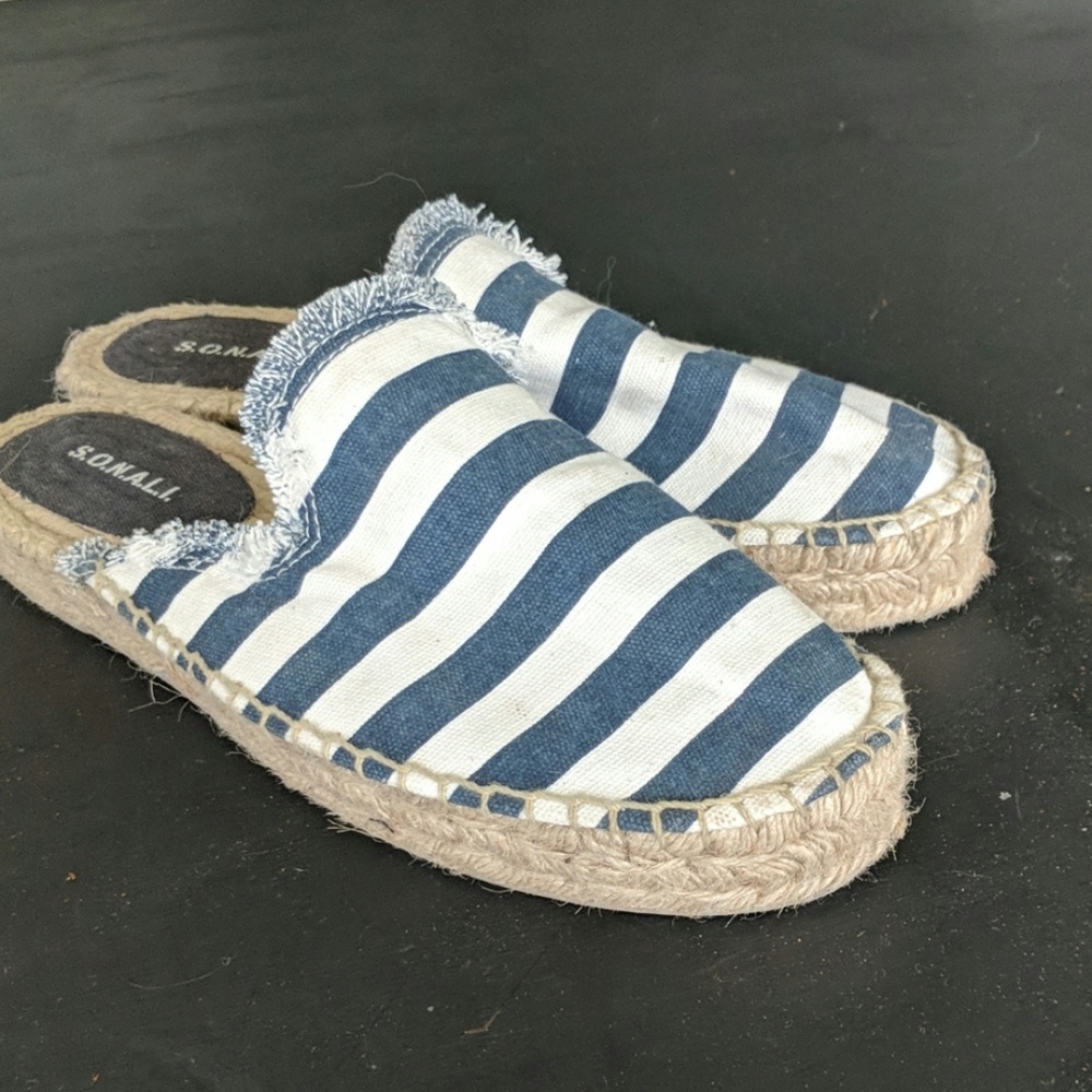 Size 40 women's Sonali slip-on navy/white stripe